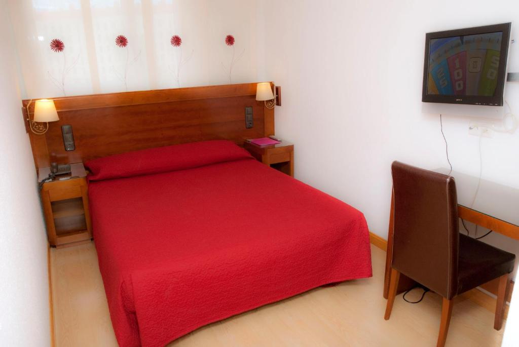 Small Double Room,987062038:JPEG