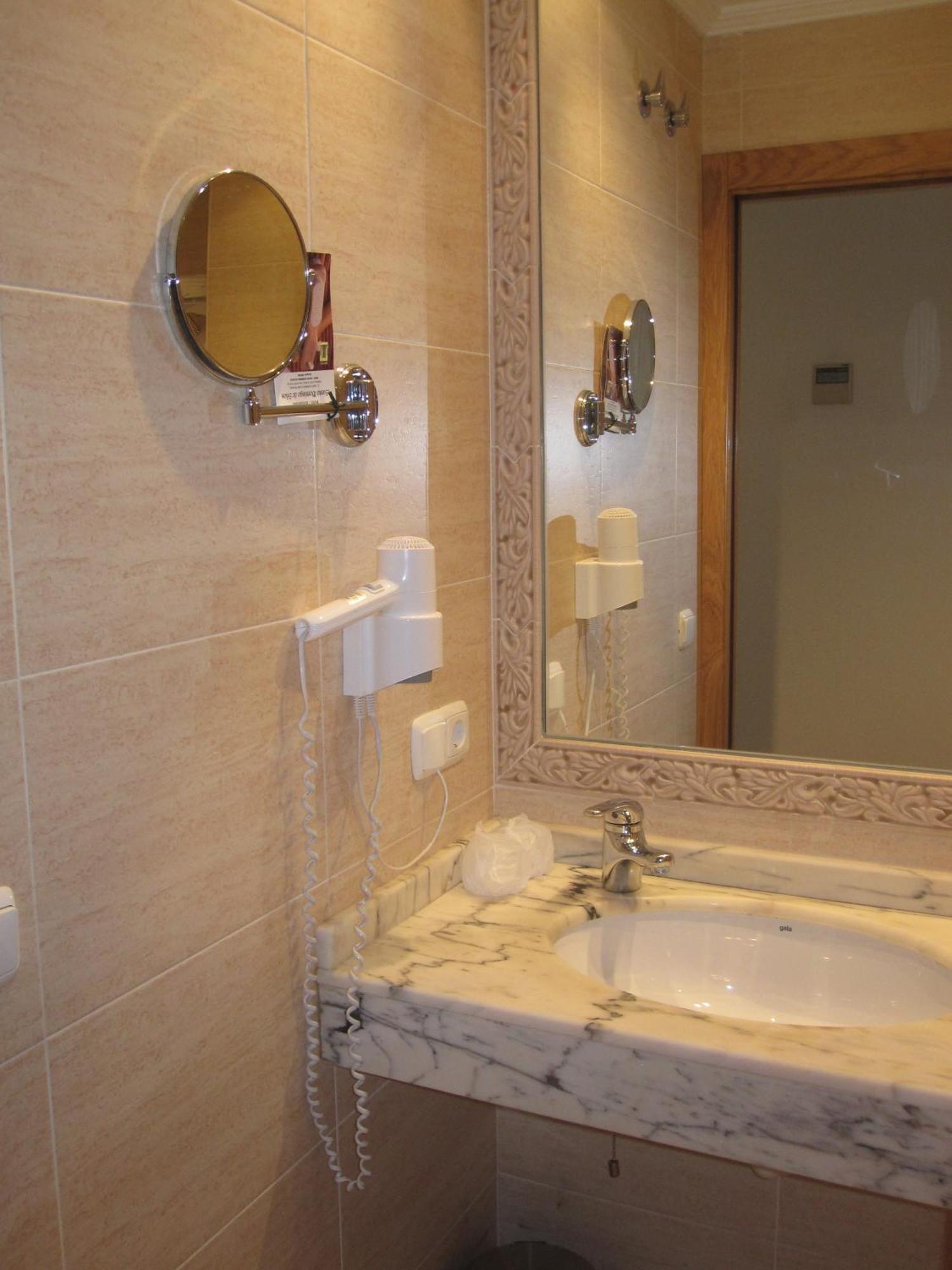 Twin Room,1066920019:JPEG